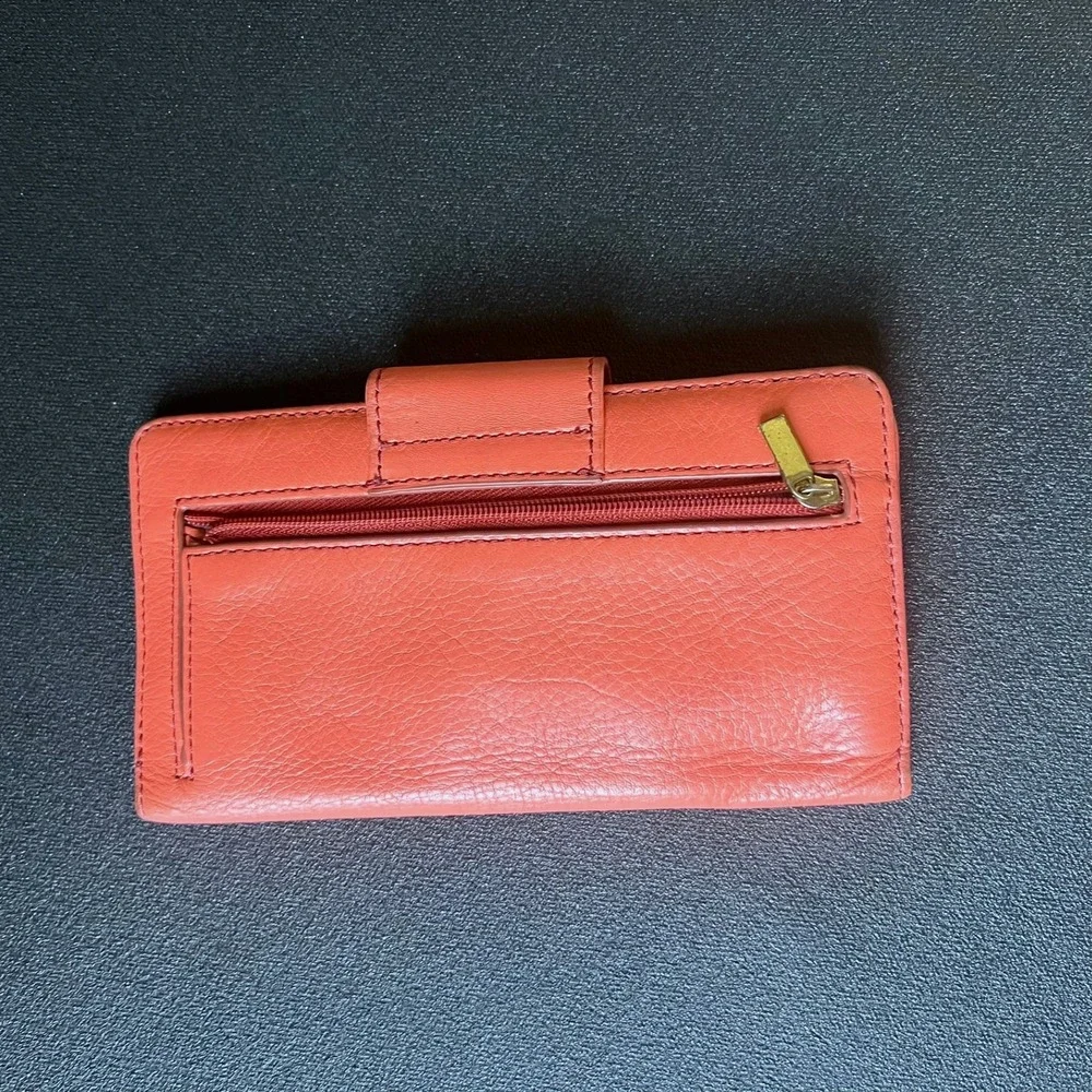 Fossil pebbled leather